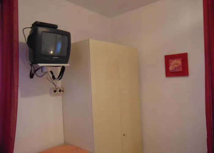 Gasthaus Rebstock Inn *